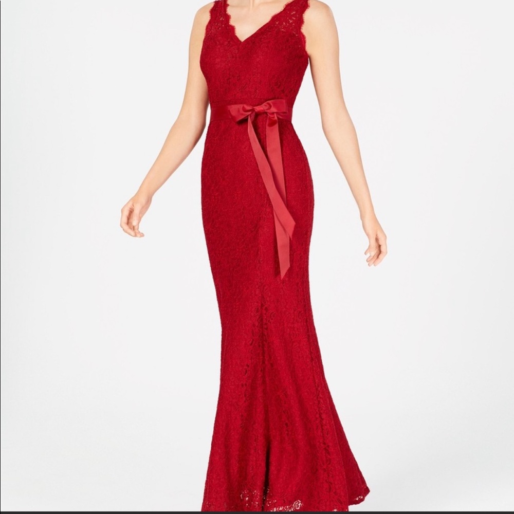 NEW Adrianna Papell crimson sleeveless gown size 4